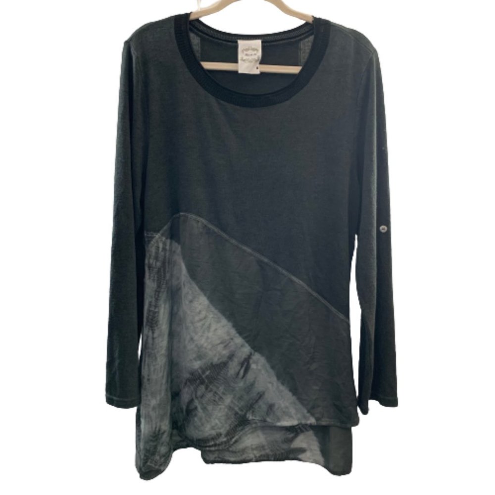 NWT Women's Flew de Lis Asymmetric Multicolor Gray Long Sleeve Medium Blouse
